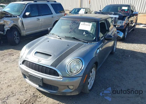 2009 Mini Cooper S from USA, damaged, VIN WMWMF73519TX40097